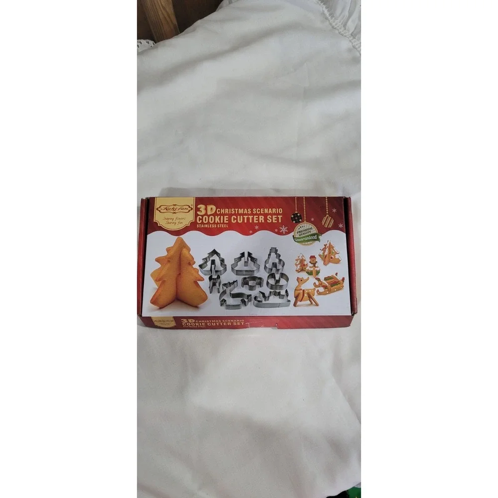 3D Christmas Scenario 8 Piece Cookie Cutter Set Stainless Steel New in Box Tree